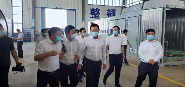 朝陽市委副書記、市長謝衛(wèi)東蒞臨一諾環(huán)保產(chǎn)業(yè)園考察并指導工作